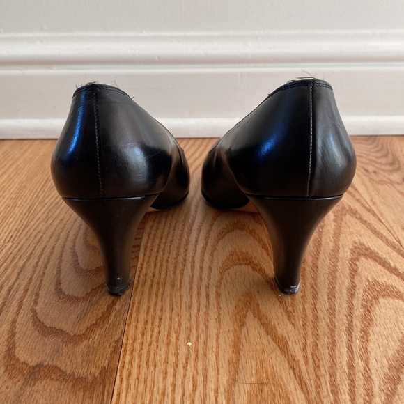 Salvatore Ferragamo ~ vintage saks fifth Ave sz 7 - black 2 inch heel - Picture 6 of 7